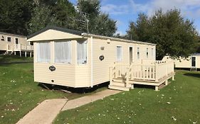 3 Bedroom Caravan Kg37, Dog Friendly, Shanklin, Isle Of Wight